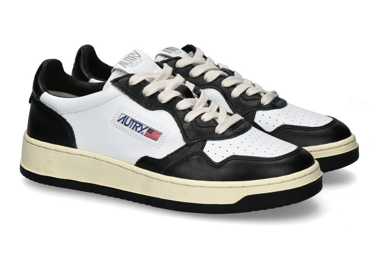 autry-sneaker-AULM-WB01-white-black_132000302_1 autry-sneaker-AULM-WB01-white-black_132000302_1