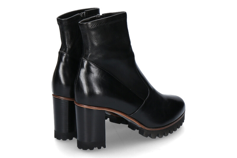 Truman's Stiefelette VITELLO NERO NAPPA STRETCH (39½) Truman's Stiefelette VITELLO NERO NAPPA STRETCH (39½)